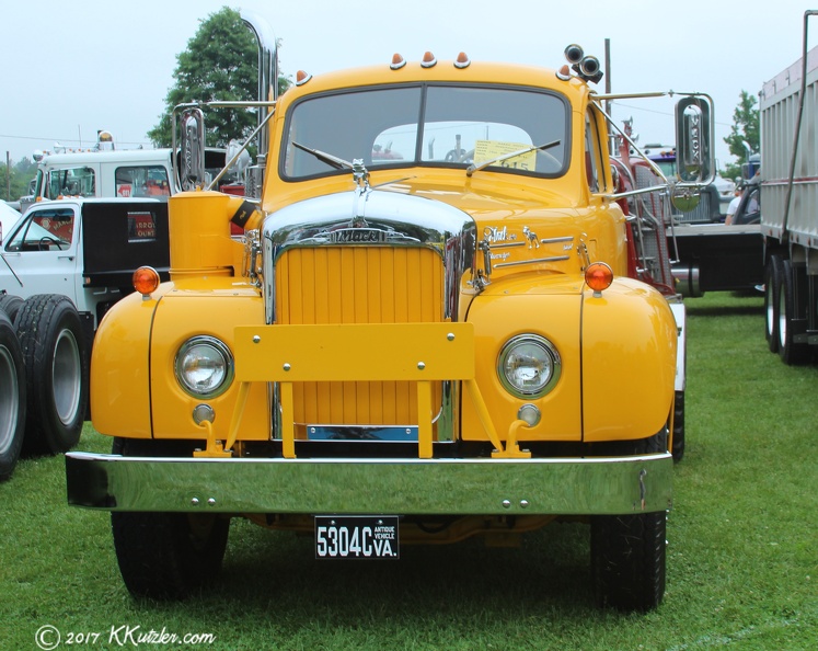 1960 Mack B-61
2017 Antique Truck Show
June 17 2017 20170617_2943_1.jpg